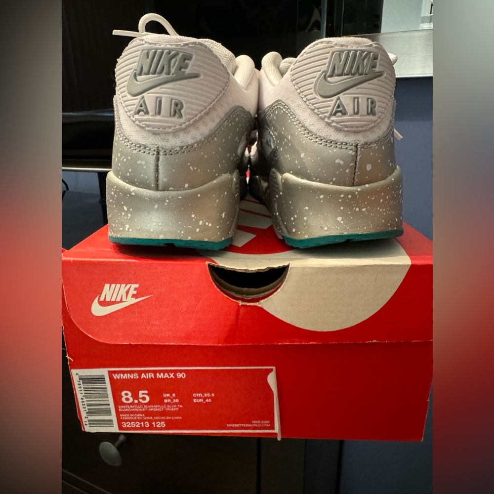Women’s Air Max 90 White/Metallic Silver/Teal Size 8.5